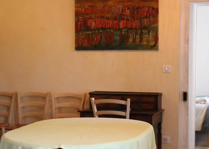 בית נופש De L'ecole - Niveole Barby